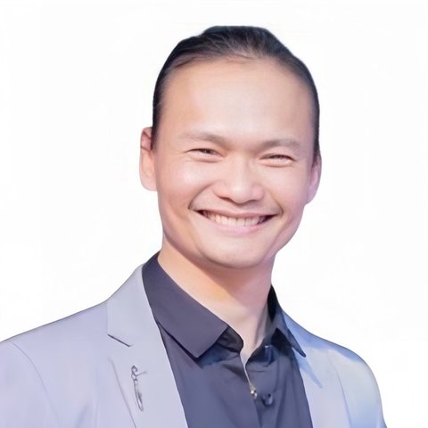 Huấn luyện viên Yoga Đặng Kim Toàn