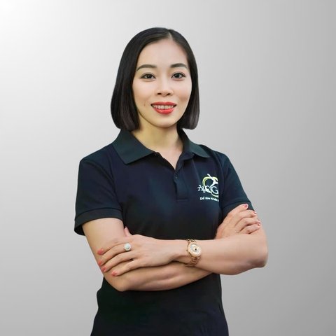 Huấn luyện viên Yoga Vũ Hồng Nhung